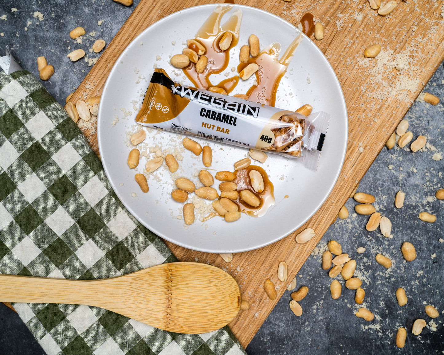 Batoane cu nuci și caramel WEGAIN - Tavă 40g 12 batoane