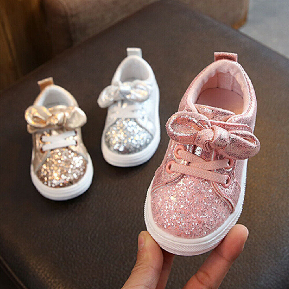 Lioraitiin Mädchen Sport Schuhe 2025 - Weiche Sohle Pailletten Casual Sneakers - Süße Schleife Glänzend Schuhe