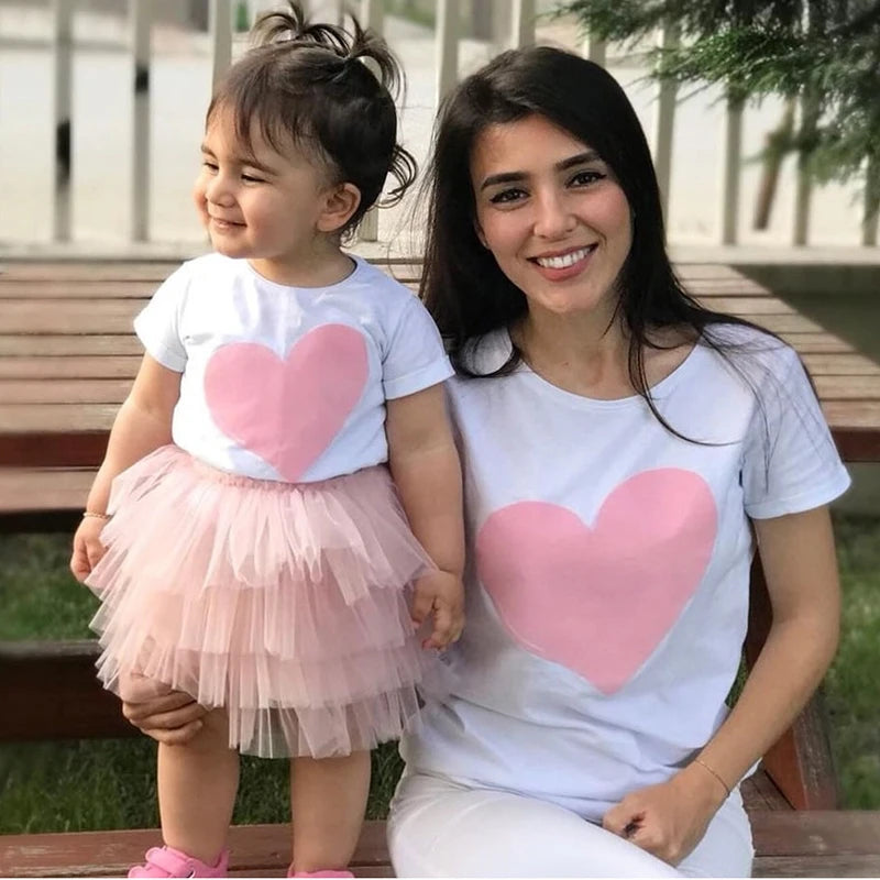 Valentine's Day Shirts Pink Heart Mommy and Me Matching T-Shirt Family Look Mother and Daughter Shirts Valentines Day Outfits