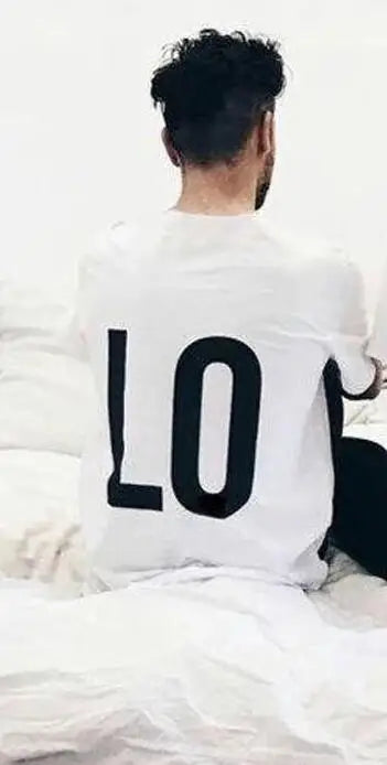 Unisex T-Shirt LOVE Rot - Hochwertige Baumwolle - Basic Kurzarm Rundhals Shirt - Casual Tops 2024
