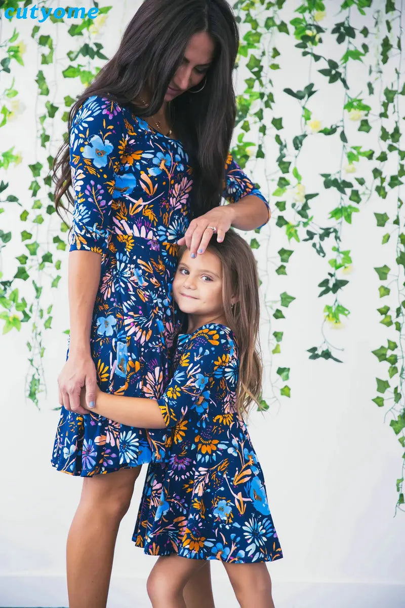 Mother Daughter Dresses Floral Print Half Sleeve Blue Dress Family Matching Outfits Mother/Mom and Daughter Dresses Clothes