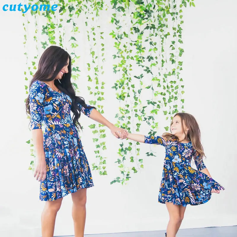 Mother Daughter Dresses Floral Print Half Sleeve Blue Dress Family Matching Outfits Mother/Mom and Daughter Dresses Clothes