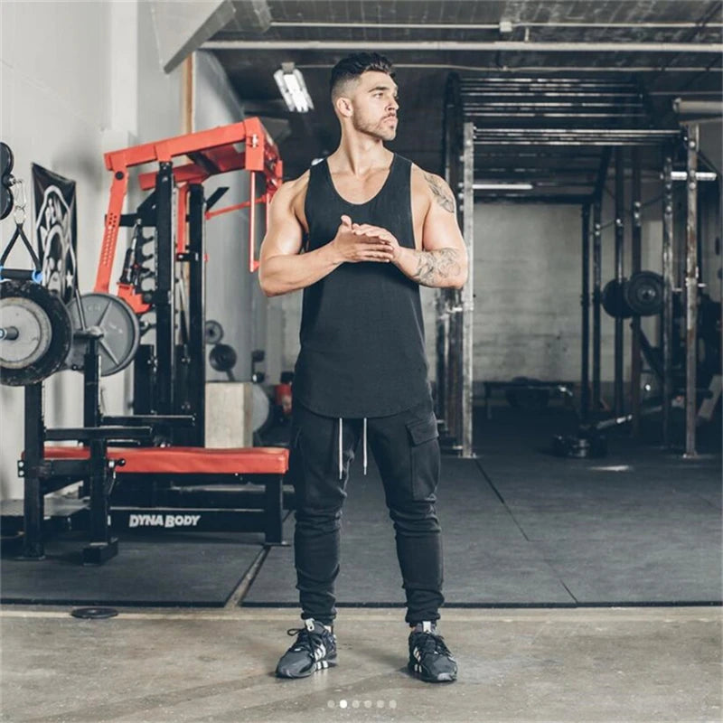 Muscleguys Marke Gym Kleidung 2025: Herren Bodybuilding Fitness Stringer Tank Top - Sportbekleidung Unterhemd Muskel Workout Singlets Baumwolle M-XXL