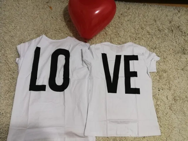 Unisex T-Shirt LOVE Rot - Hochwertige Baumwolle - Basic Kurzarm Rundhals Shirt - Casual Tops 2024