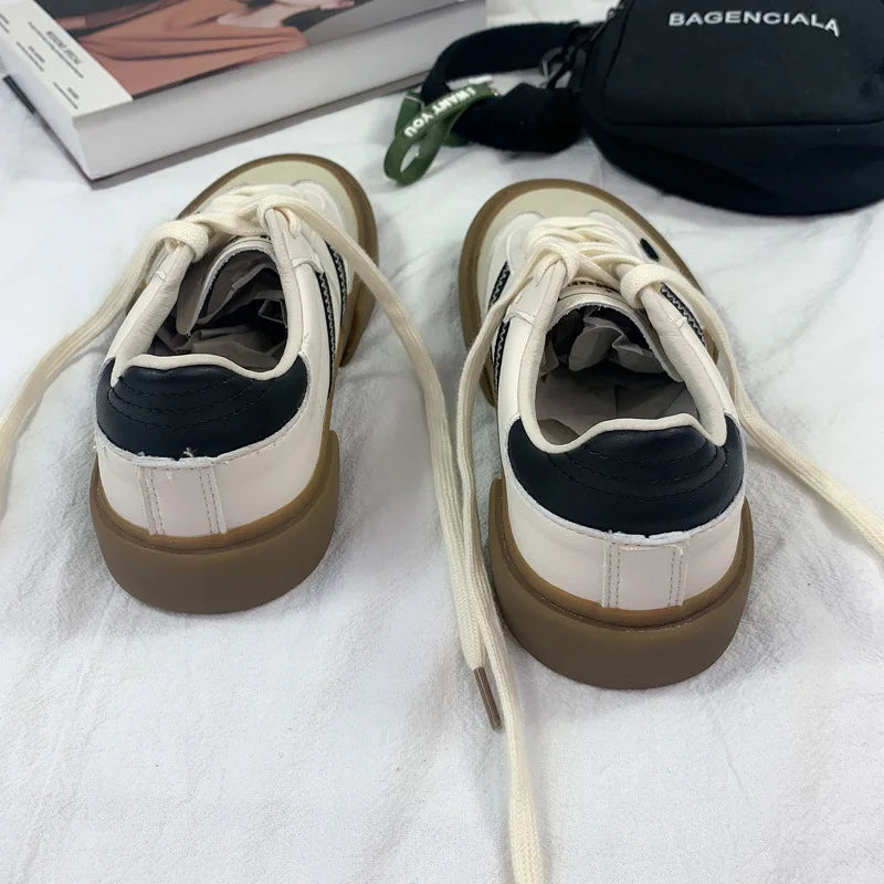 Couple shoes for woman classic sneakers women 2021 autumn new leather retro low cut lace -up casual plus size 44 women sneakers