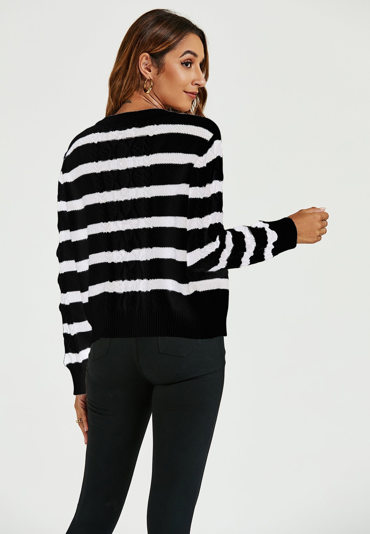 Cardigan alb-negru cu model în dungi