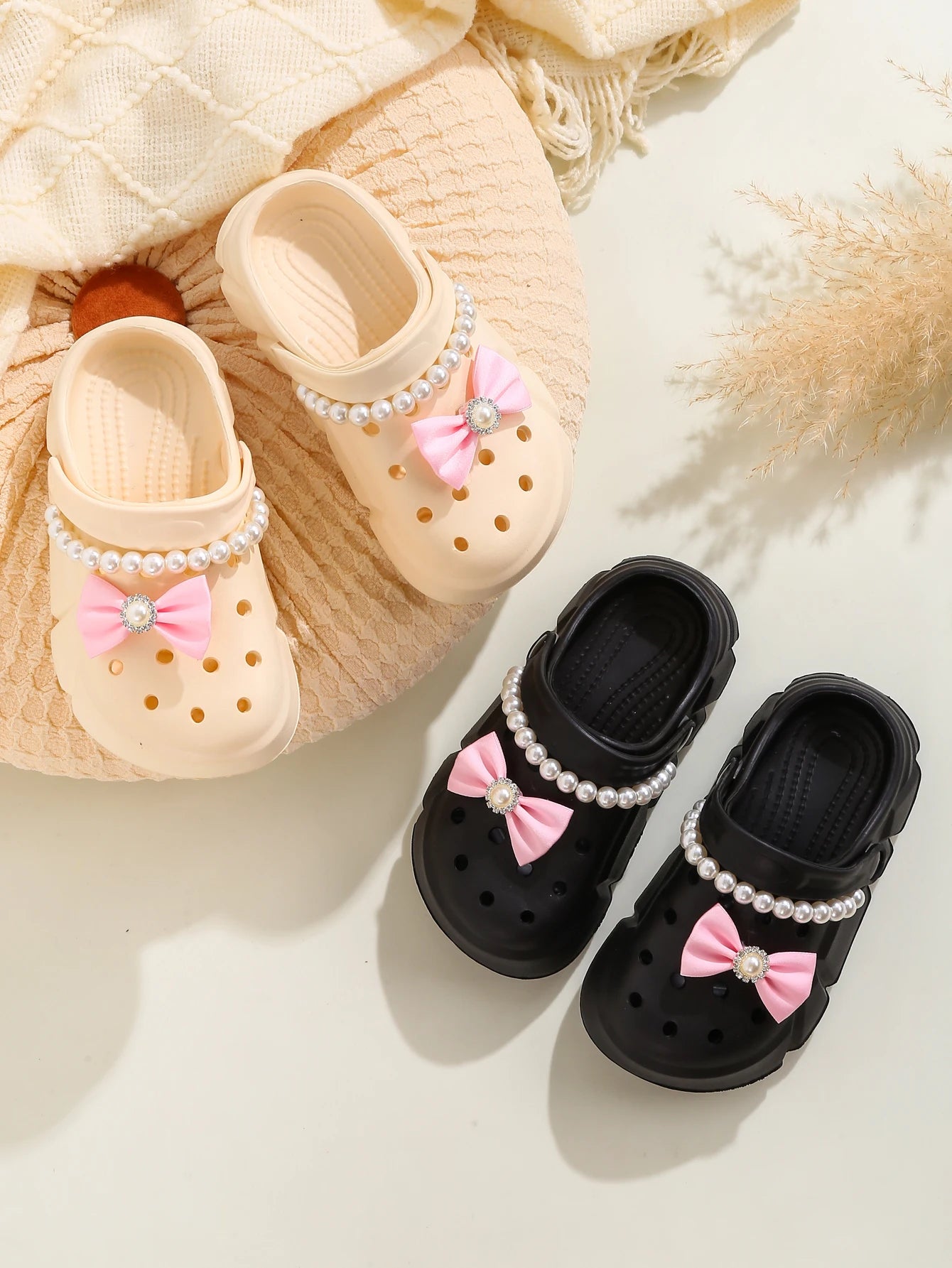 Mädchen-Clogs 2025: Atmungsaktive Schleife-Accessoires - Strand Garden Collection