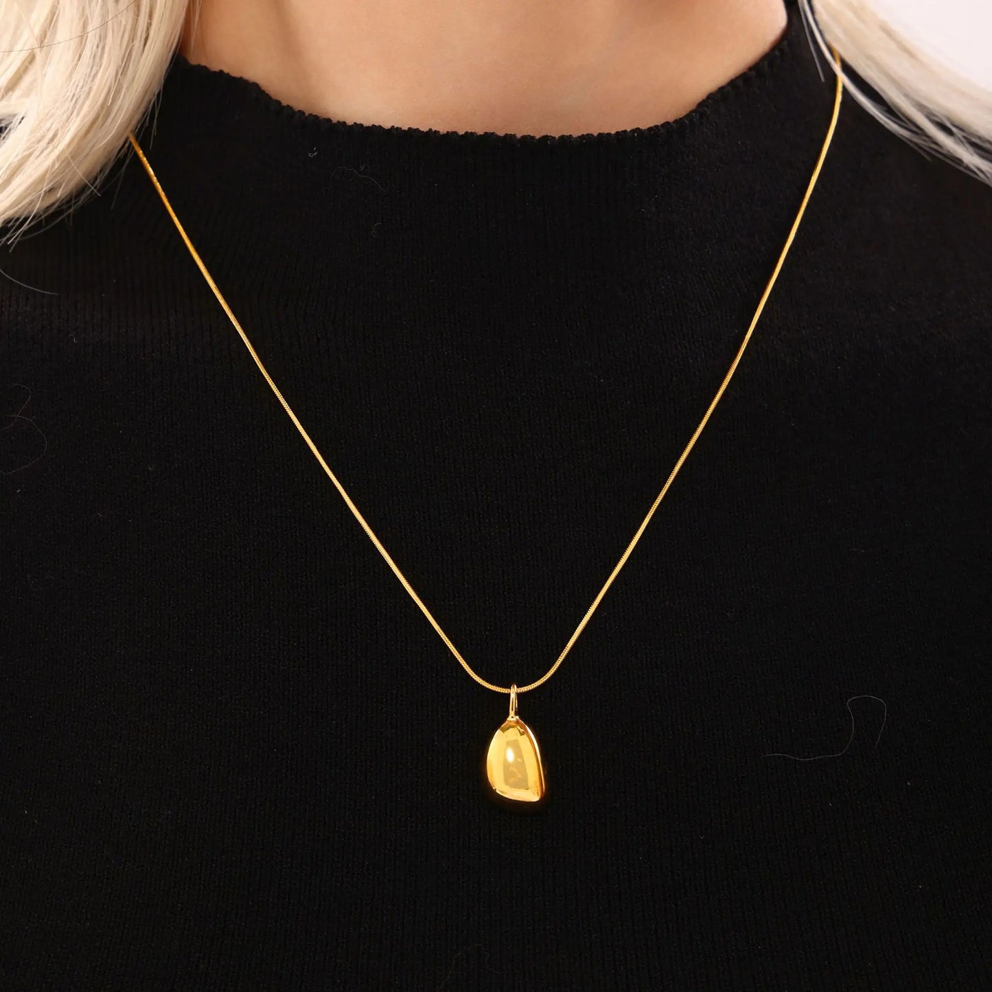 Gorgeous Necklace for Women White Pearl Beaded Gold Plated Chain Pendant Daily Charm Waterproof Jewelry Gift