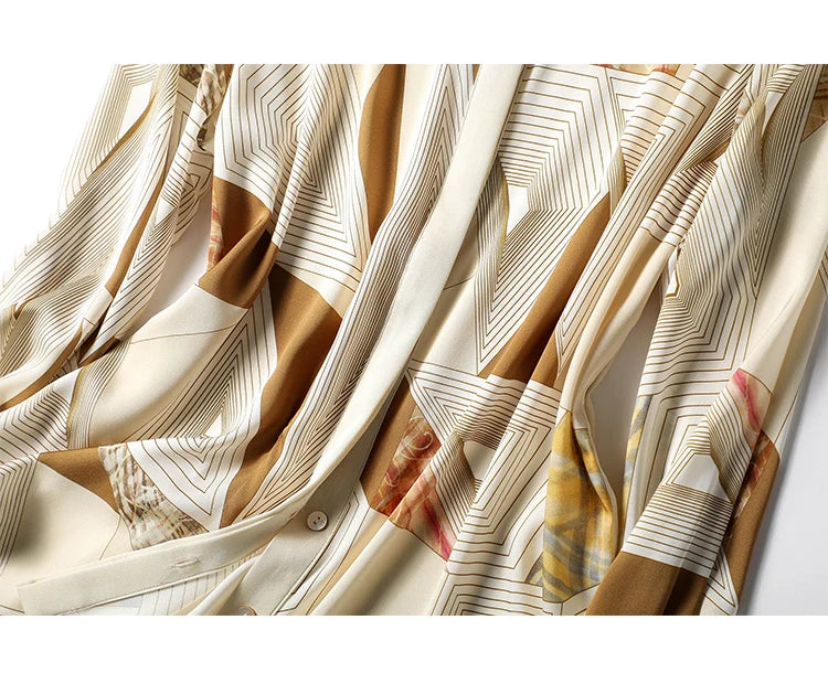 Elegant Style Ladies' Top for Day-to-day and Workplace Graceful Design Women's Blouse with Chic Print and Buttons