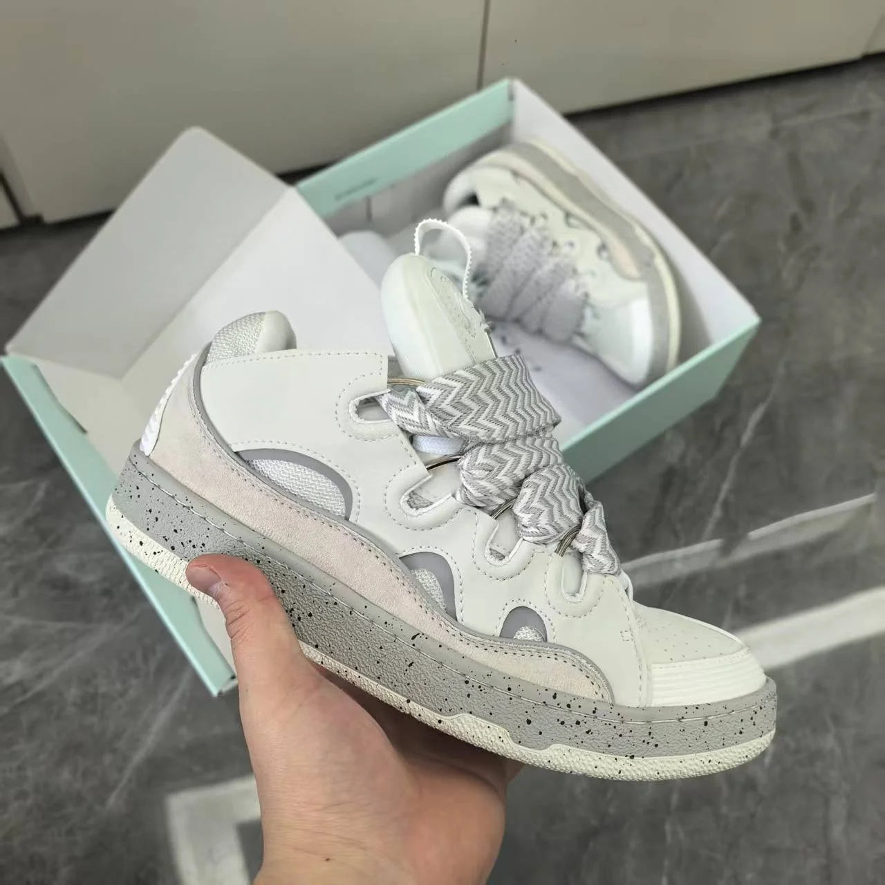 SpeedflyCN Sneaker Atmungsaktiv - Kapazität Hoch, Leistung Ausgeglichen, Größe 36-46