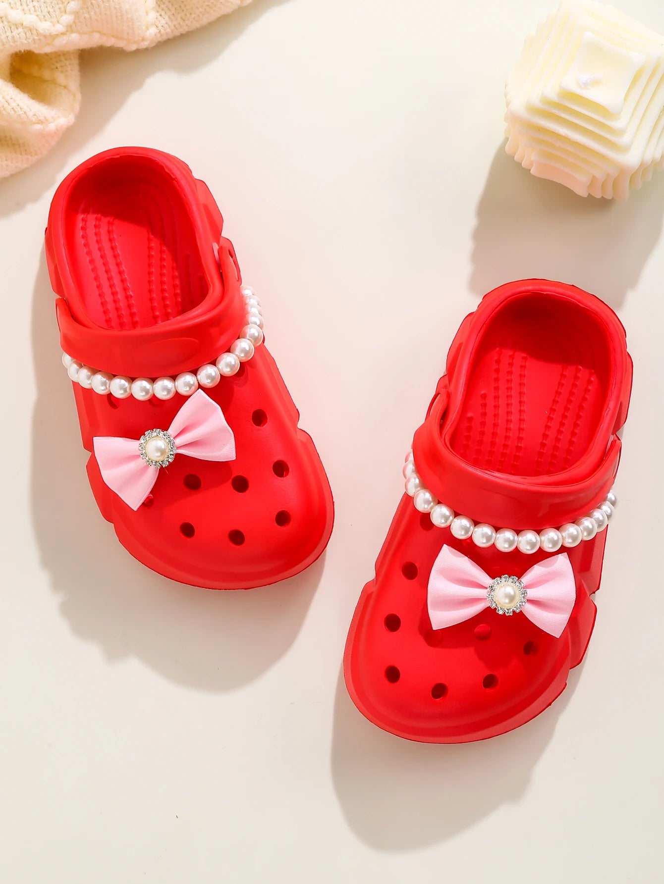 Mädchen-Clogs 2025: Atmungsaktive Schleife-Accessoires - Strand Garden Collection