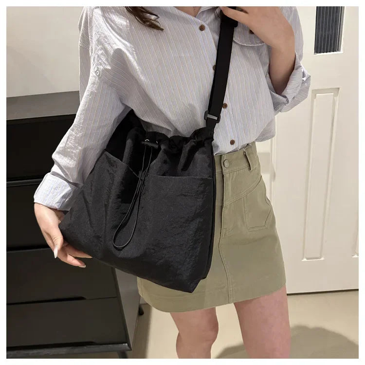 New Large Capacity Versatile Shoulder Bag for Women's Summer Popular Lightweight Shoulder Crossbody Bag Minimalist Tote Handbag