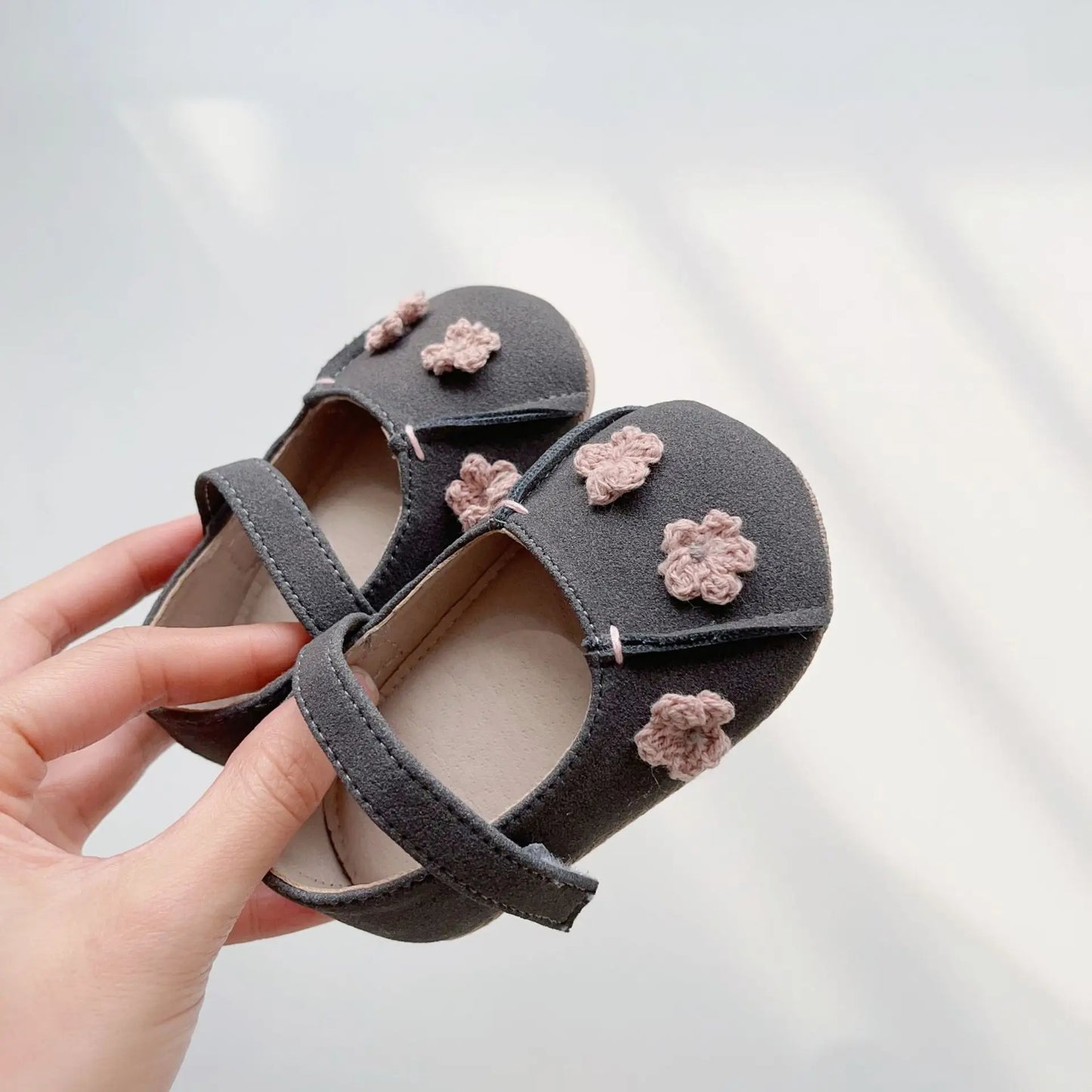 Mädchen Schuhe 2025 - Frühling Baby Prinzessin Koreanische Edition Blumen - Elastik Band Weiche Sohle Sneakers 1-3J