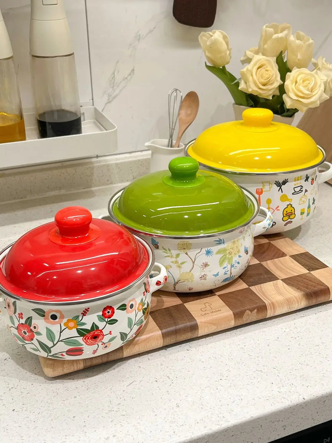 Kitchen Cookware Utensils Set 16/18/20CM Red Yellow and Green Enamelled Pots and Pans, 3-piece Set, Induction Cooktop, Open Fire