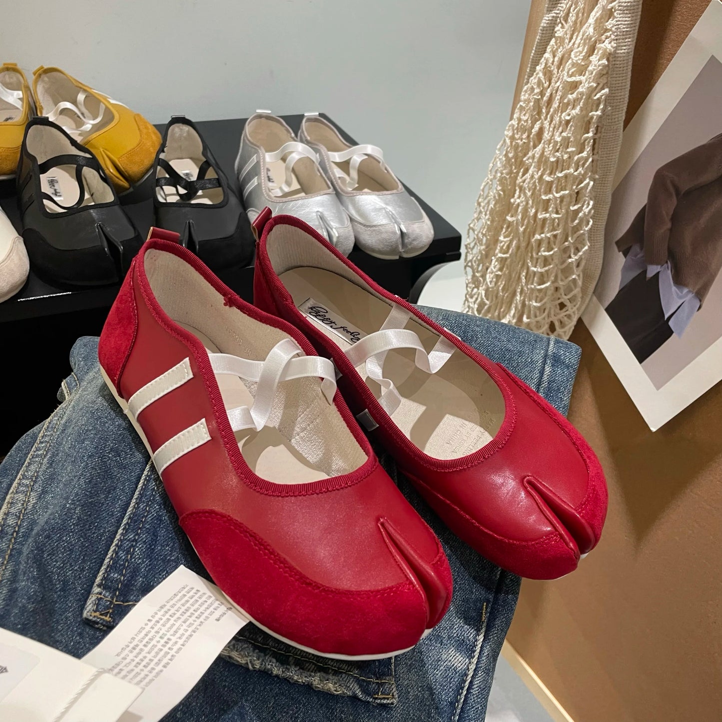 Black Silver Red Yellow Tabi Sneakers Balletcore Flats Women's Single Shoes Mary Jane Sneakers Luxury Designer Shoes for Women