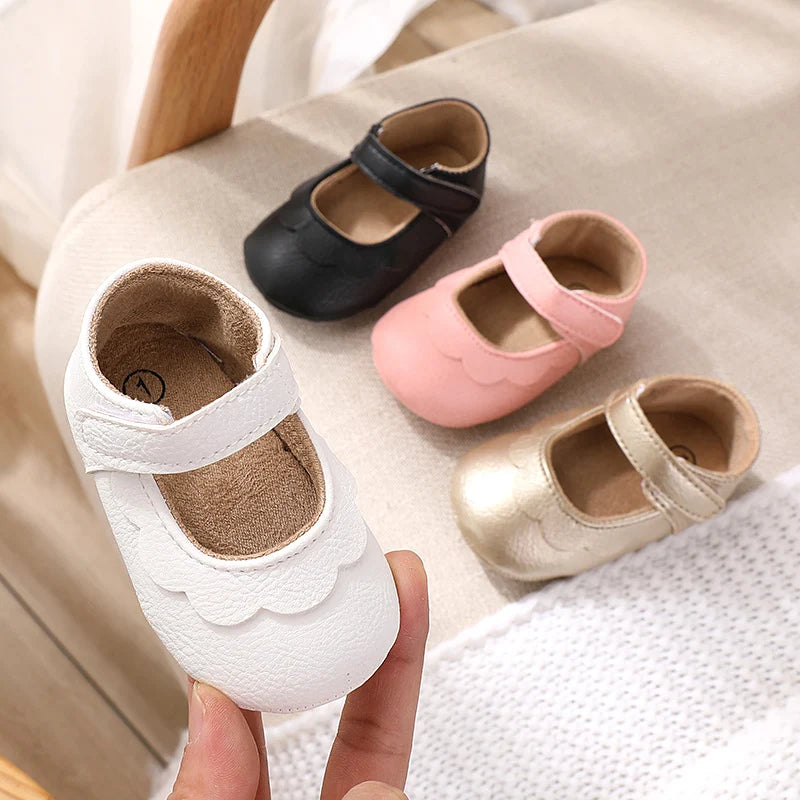 Baby Mädchen Schuhe 2025 - Fashion Einfarbig Leder Blume Prinzessin - Weiche Gummisohle Rutschfest Casual Erste Laufschuhe