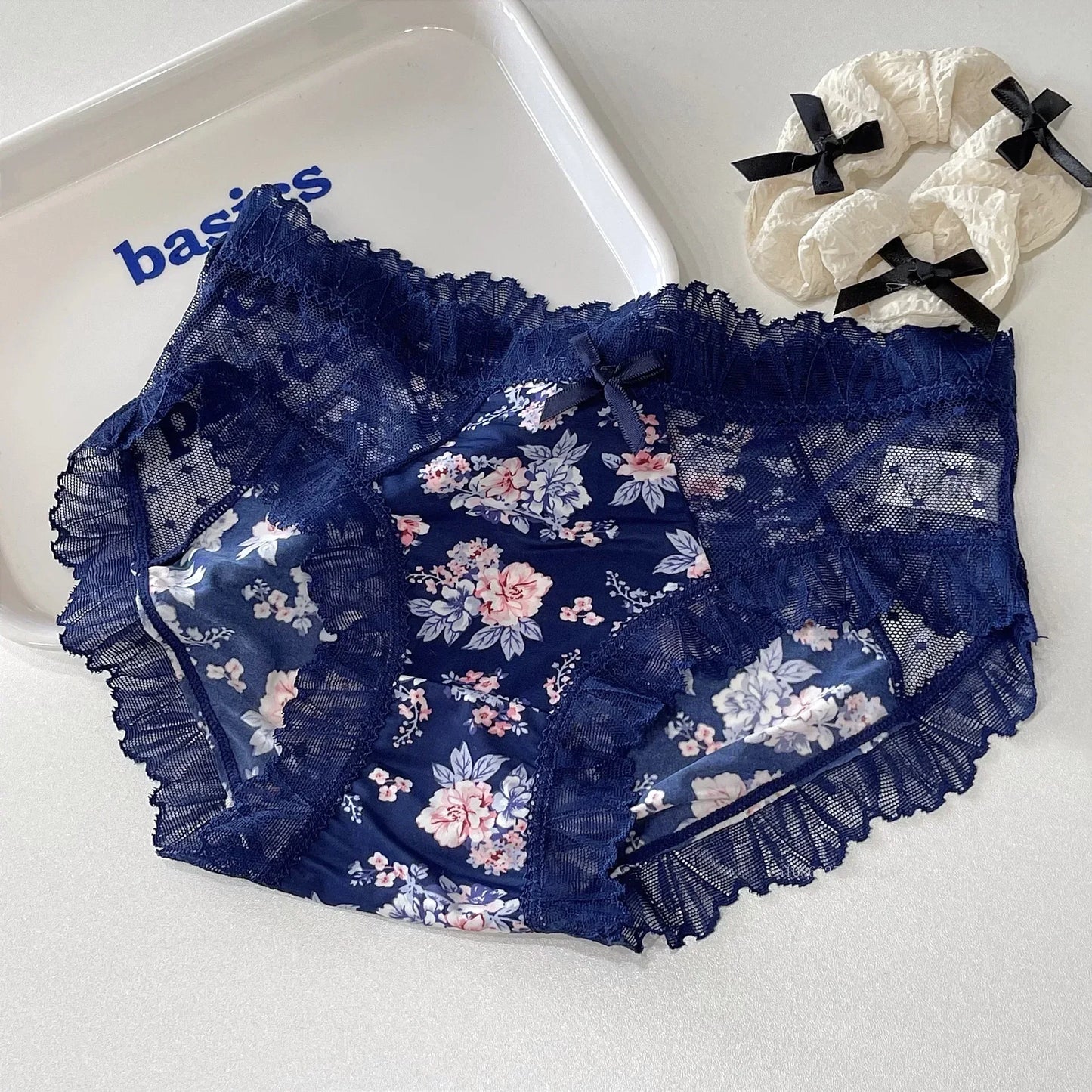 Floral Lace Women's Panties Middle Waist Plus Size Fashion Ice Silk Briefs Quick-drying Cotton Crotch Underpants Female Lingerie