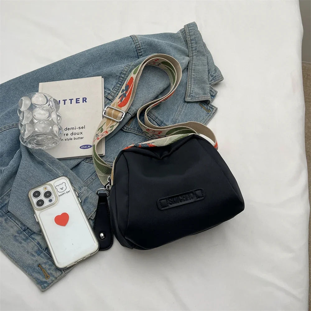 Fashion Crossbody Bags For Women Oxford Cloth Pillow Shell Shoulder Bag Large Capacity Travelling Casual Street Small Fabric Bag