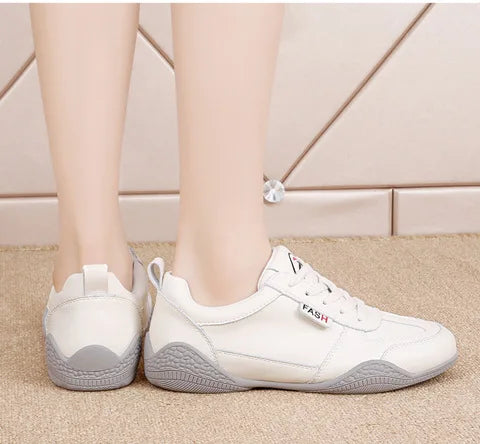 Women Shoes 2024 New Casual Lightweight Sports Shoes WomenBreathable Little White Platform Shoes White Sneakers Women
