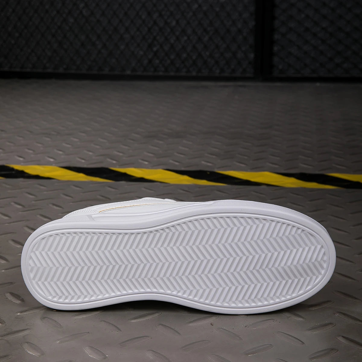 Women's White Shoes Spring Autumn Outdoor Flat Casual Sports Shoes Men New EVA Sole Lace Up Round Toe Fashionable Office Shoes