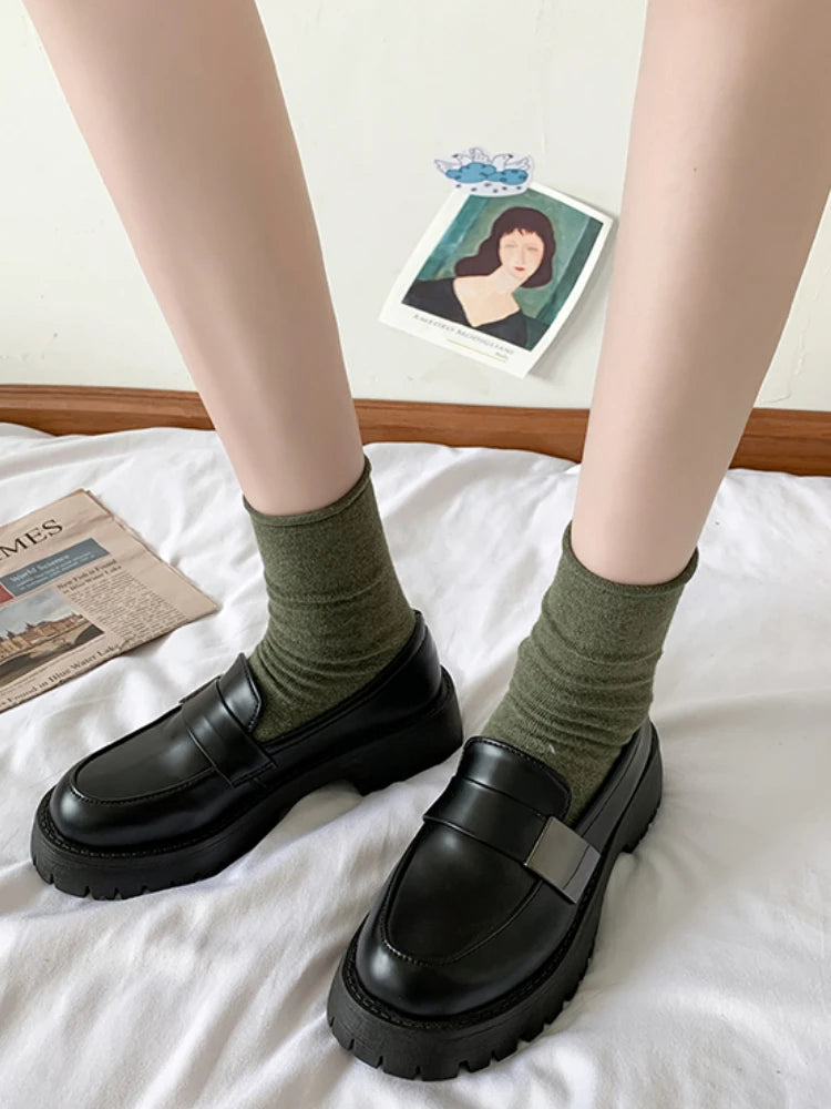 Womens Derby Shoes Black Flats British Style Casual Female Sneakers Ladies' Footwear Shallow Mouth Loafers With Fur Soft 2022