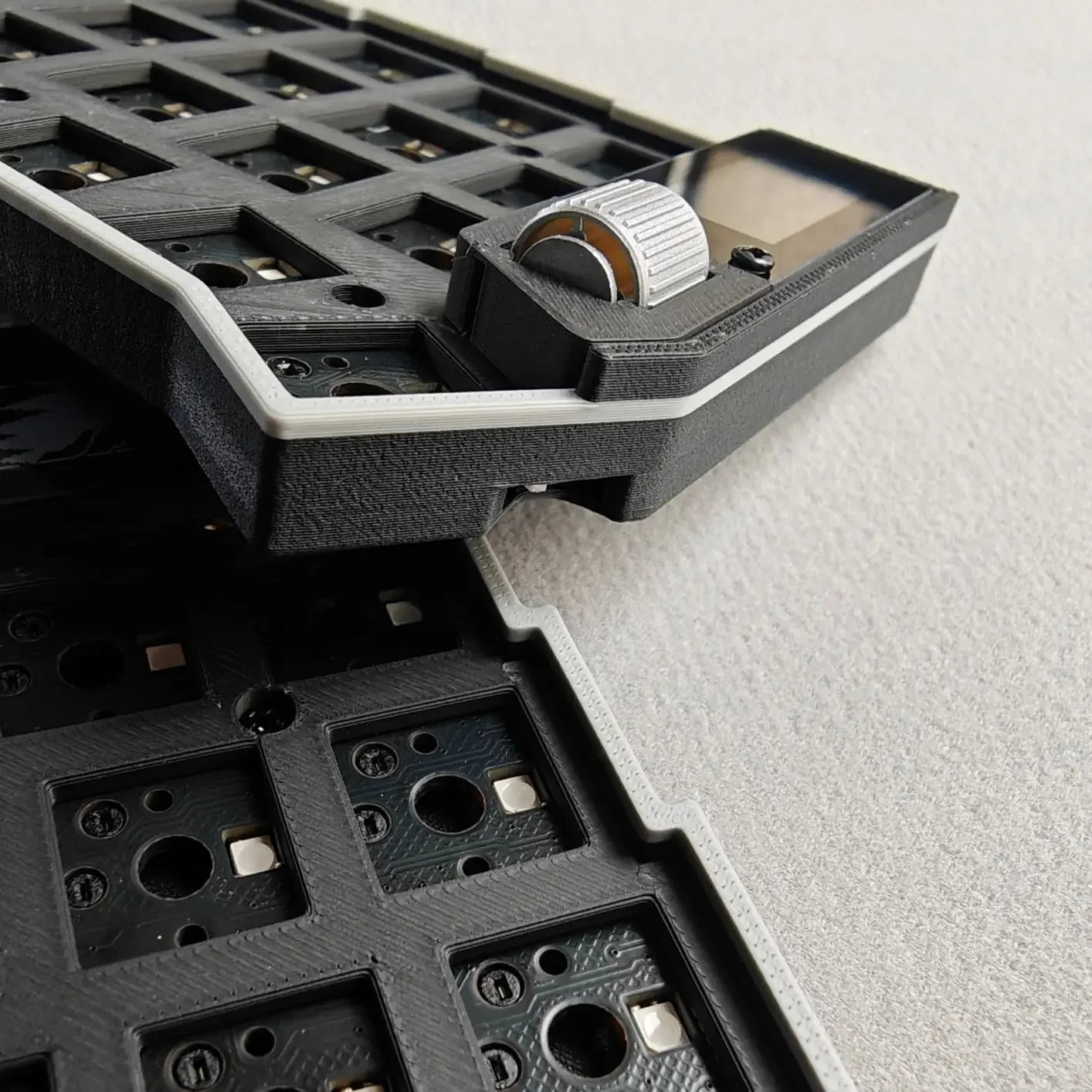 MiFuny Sofle LowProfile Wireless - Akku2000mAh 5W Kompakt