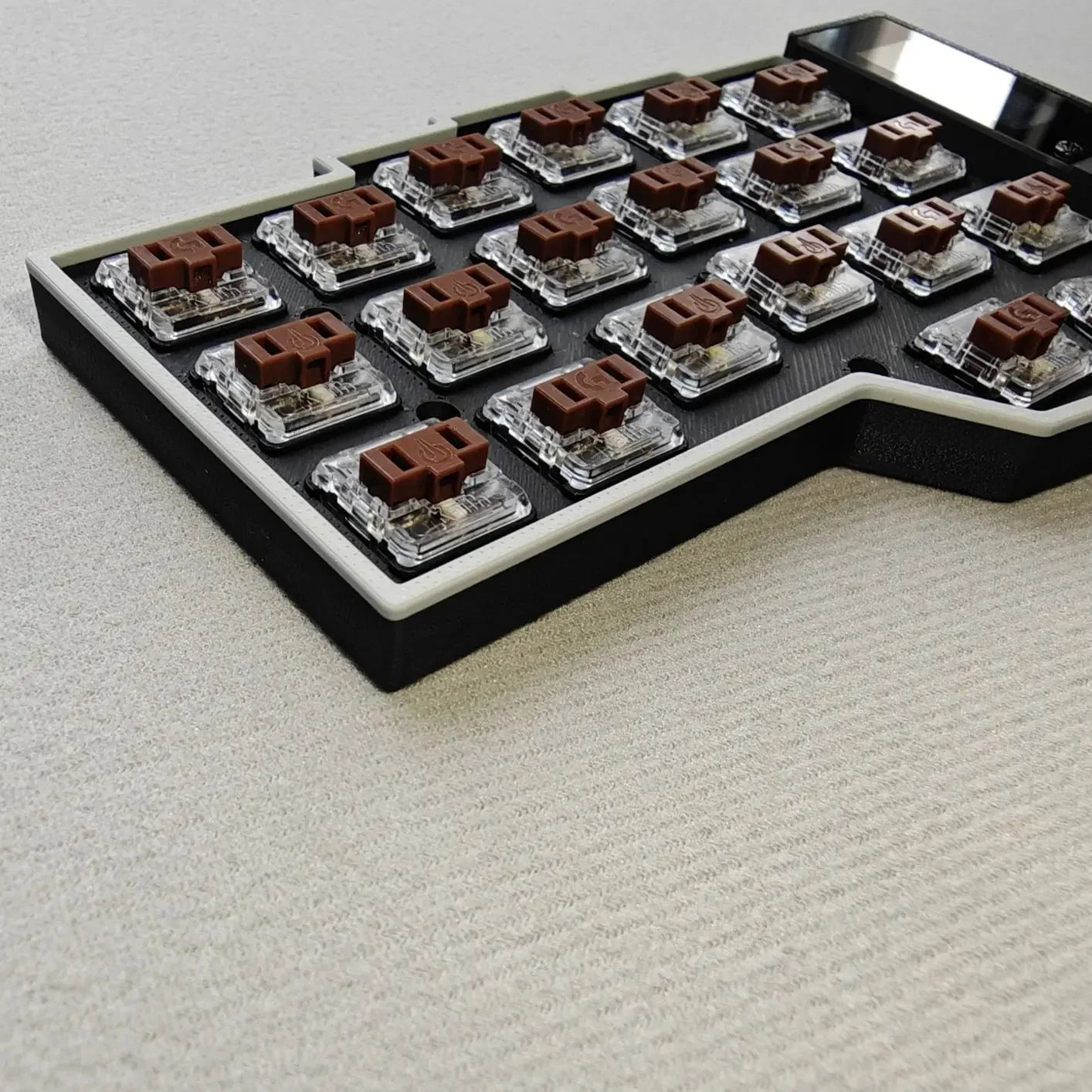 MiFuny Sofle LowProfile Wireless - Akku2000mAh 5W Kompakt