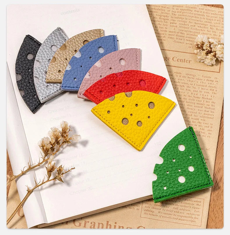 Lesezeichen 2025 - Käse Design PU Leder Bookmark Eckenschutz Schule Kreativ