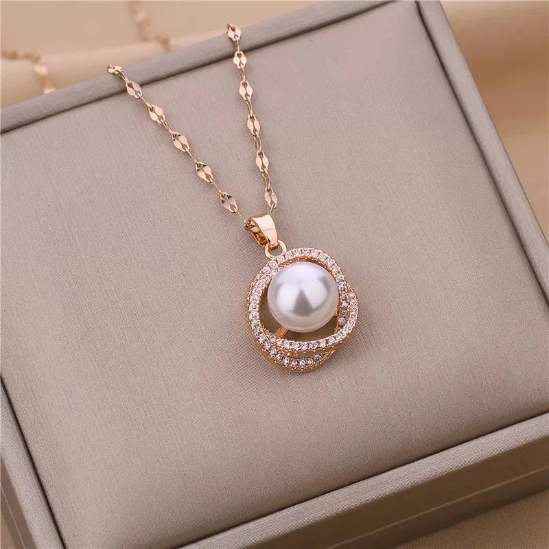 New Fashion Luxury 18K Gold Plated Imitation Pearl Pendant Necklaces For Women Trendy Retro Style Stainless Steel Clavicle Chain