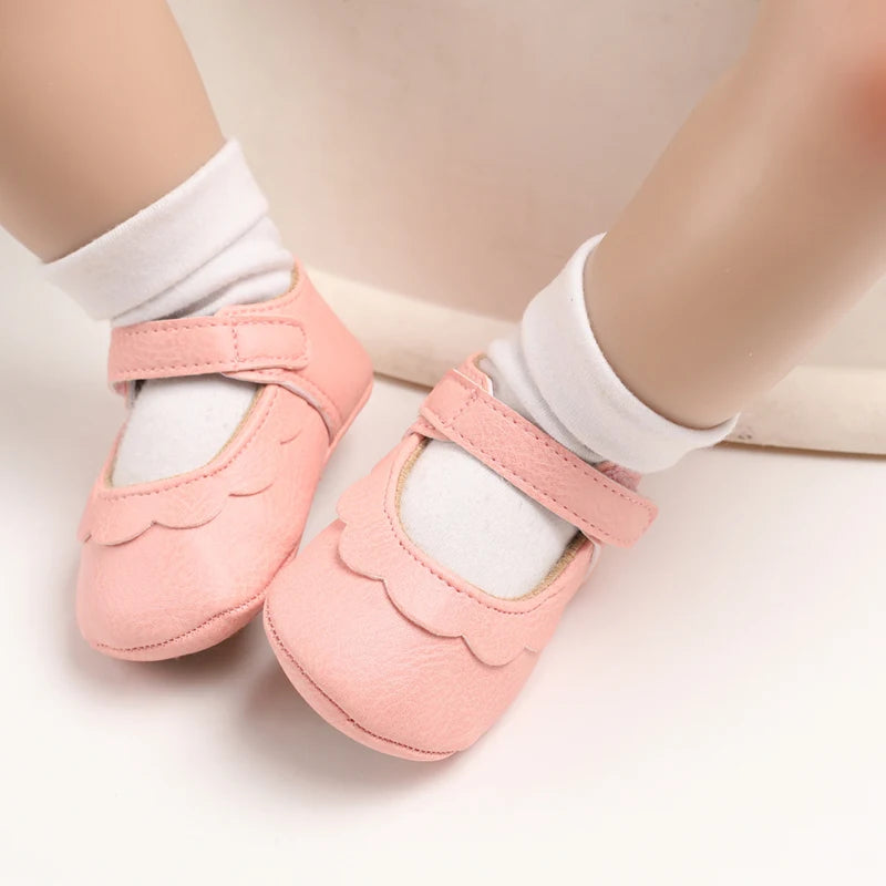 Baby Mädchen Schuhe 2025 - Fashion Einfarbig Leder Blume Prinzessin - Weiche Gummisohle Rutschfest Casual Erste Laufschuhe