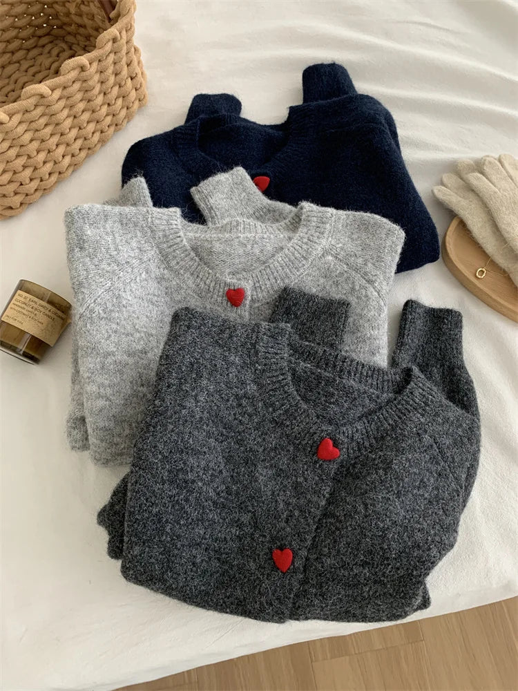 Cardigan din lână MOOIRUE APPAREL cu cataramă pentru umăr - Mărime normală, croială slim, material poliester, lână, spandex, nailon