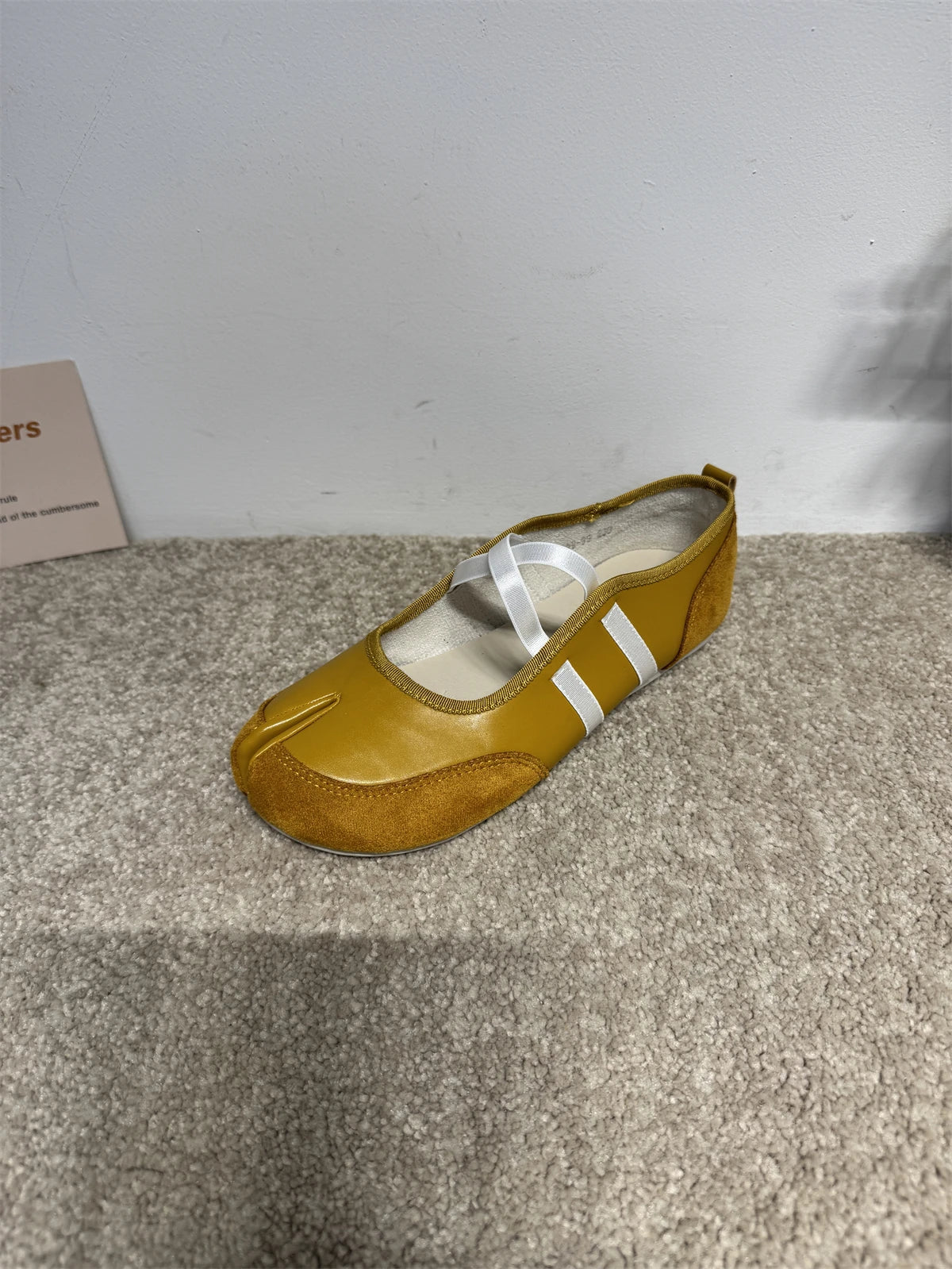 Black Silver Red Yellow Tabi Sneakers Balletcore Flats Women's Single Shoes Mary Jane Sneakers Luxury Designer Shoes for Women