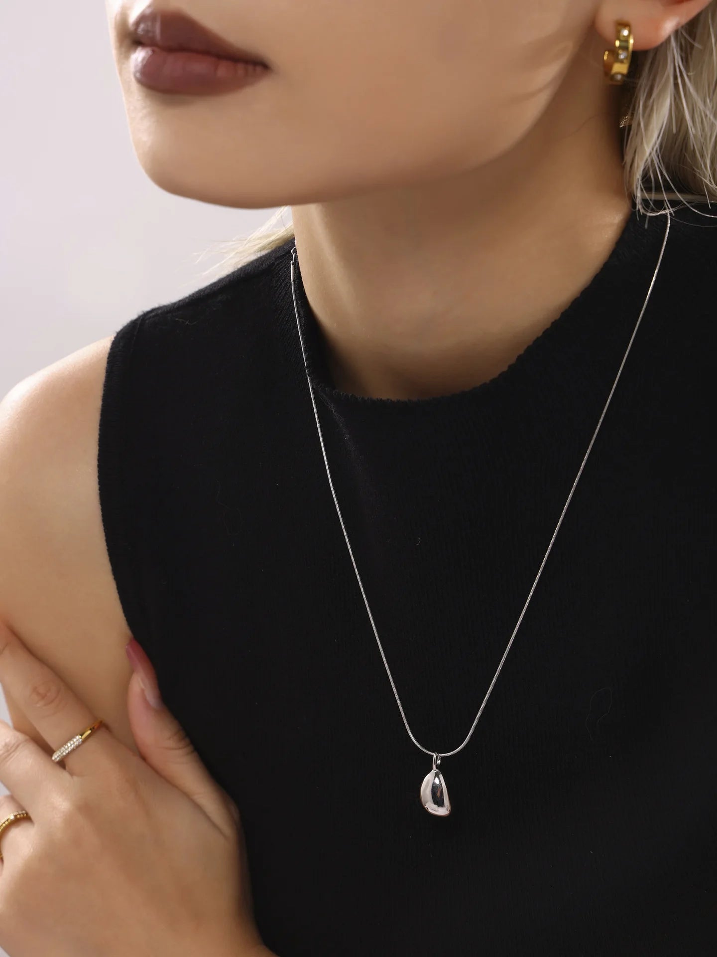 Gorgeous Necklace for Women White Pearl Beaded Gold Plated Chain Pendant Daily Charm Waterproof Jewelry Gift