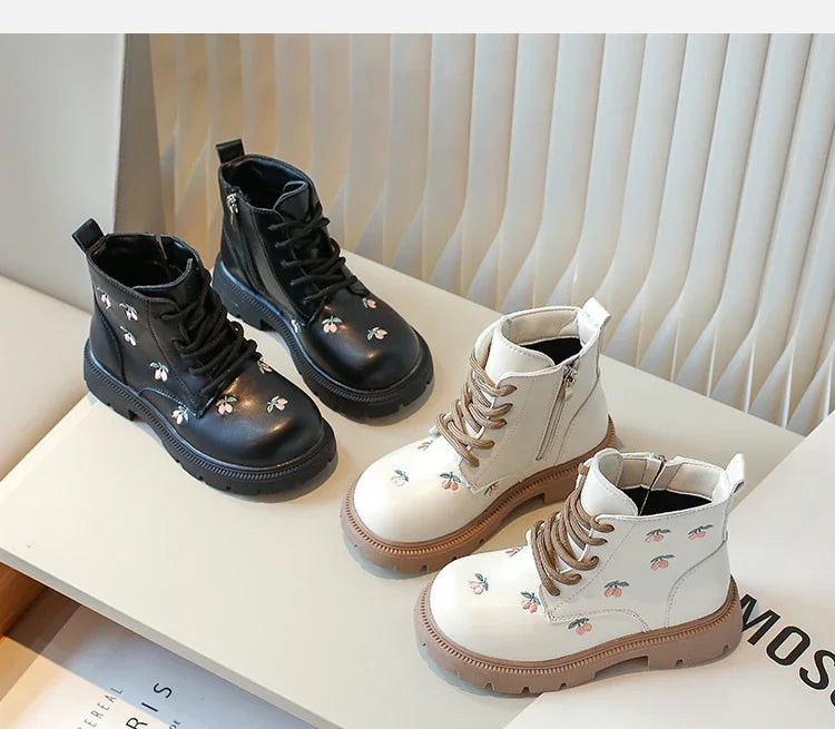 Luna Cherry Kurzstiefel Stickerei - Größe 24-37 Softsohle