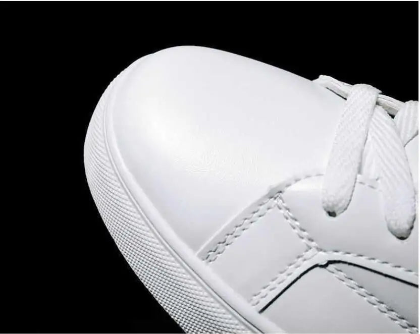 Men Shoes Sneakers 2022 New Summer White Fashion Board White Men's Zapatillas Hombre Chaussure Homme