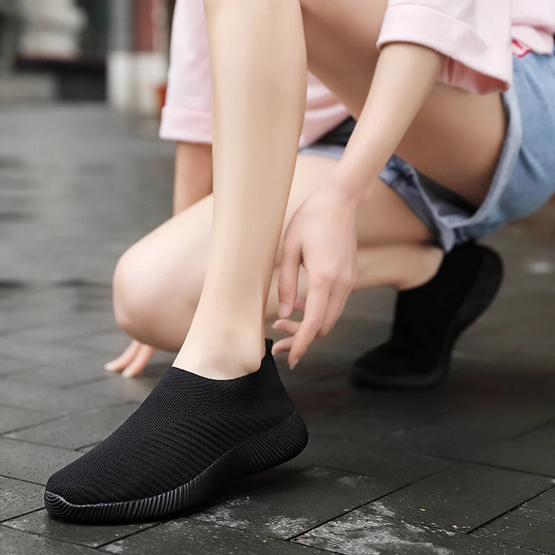Women's Solid Color Sneakers Breathable Flying Woven Outdoor Shoes Lightweight Low Top Running Shoes