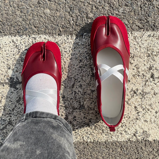 Pantofi sport Tabi negri, argintii, roșii și galbeni, Balletcore Flats, pantofi sport Mary Jane pentru femei, pantofi de designer de lux pentru femei