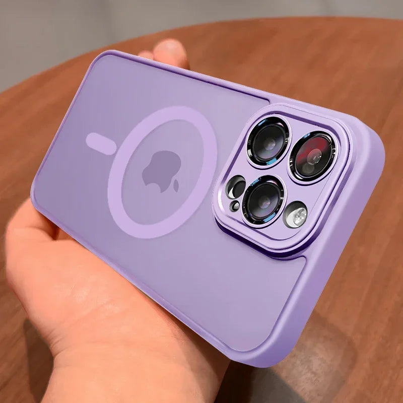 iPhone-Hülle 2025: Magnetic-Luxury Matte-Translucent - MagSafe Armor Collection