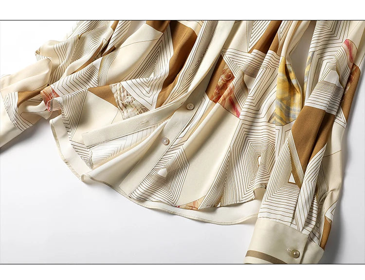 Elegant Style Ladies' Top for Day-to-day and Workplace Graceful Design Women's Blouse with Chic Print and Buttons