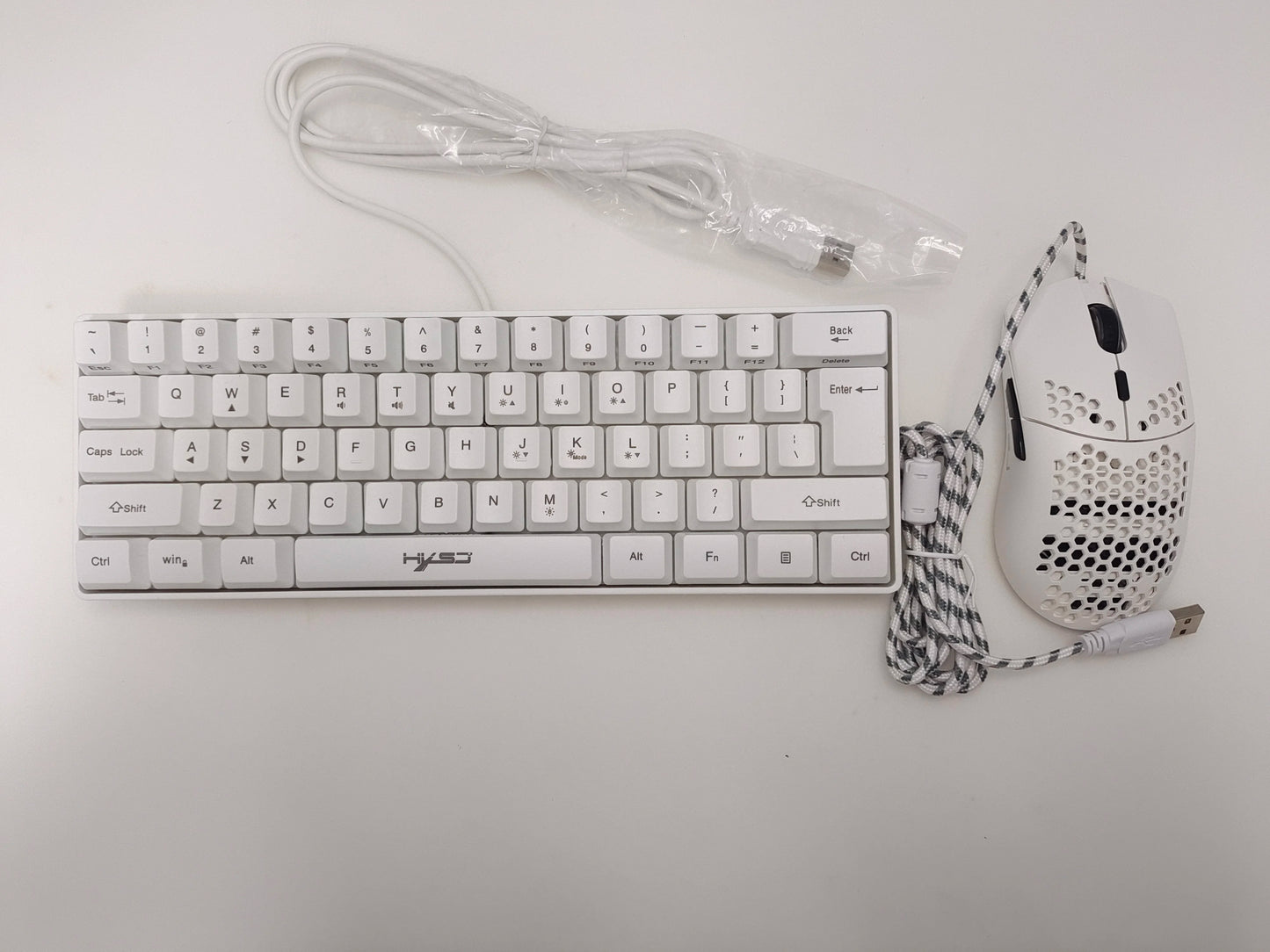 Gaming-Set 2025: HXSJ 61 Keys V700 RGB Luminous - Mechanical Feel Keyboard Mouse Combos Collection