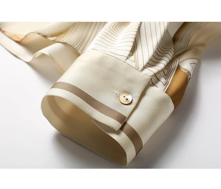 Elegant Style Ladies' Top for Day-to-day and Workplace Graceful Design Women's Blouse with Chic Print and Buttons