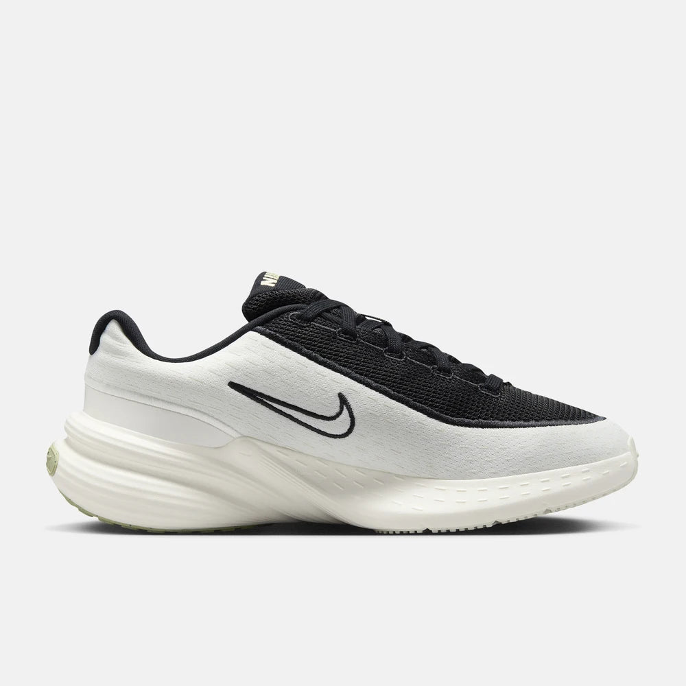 Nike IB2766-100 Uplift SC - Obermaterial Polyester, Innensohle EVA, Außensohle Gummi