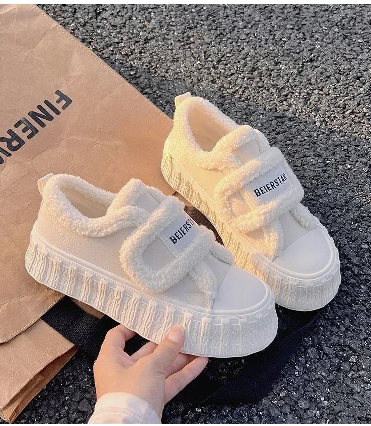 Winter Women Breathable Warm Sneakers White Wool Shoes Thick Heel Plaid Sneakers Casual Running Platform Lolita Shell Shoes