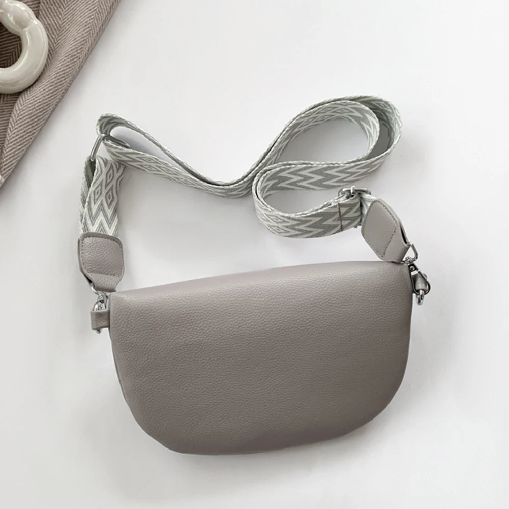 Women Stylish Crossbody Bag with Wide Strap Retro Fanny Pack PU Leather Simple Shoulder Bag Travel Outdoor Bag