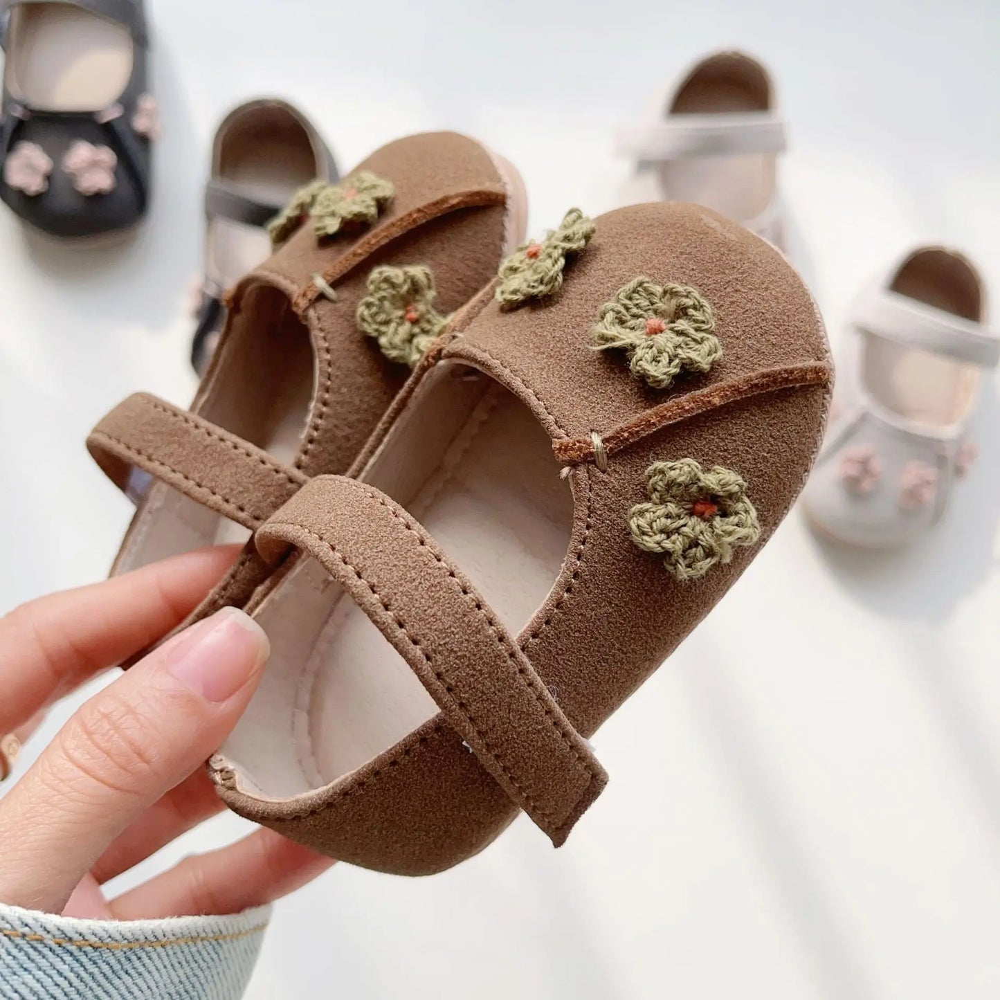Mädchen Schuhe 2025 - Frühling Baby Prinzessin Koreanische Edition Blumen - Elastik Band Weiche Sohle Sneakers 1-3J