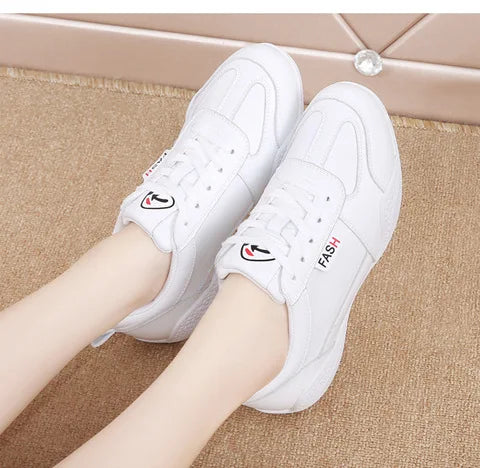 Women Shoes 2024 New Casual Lightweight Sports Shoes WomenBreathable Little White Platform Shoes White Sneakers Women