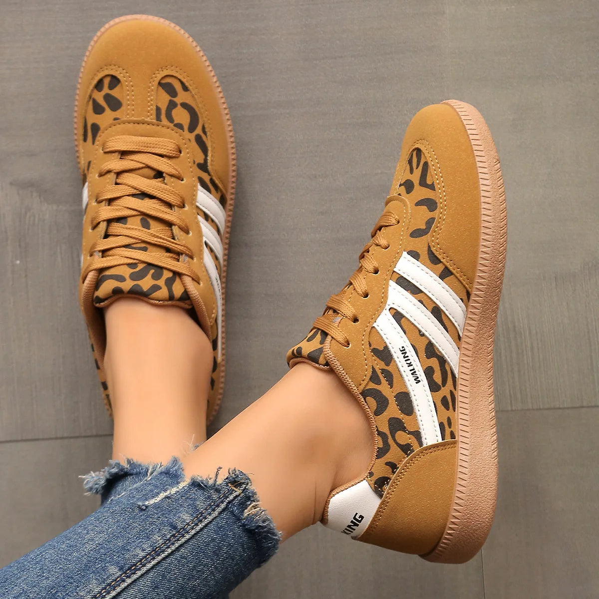 Women Sneakers 2025 Spring New Luxury Flat Loafers Comfortable Slip on Soft Female Sneakers Lightweight Outdoor Shoes for Women