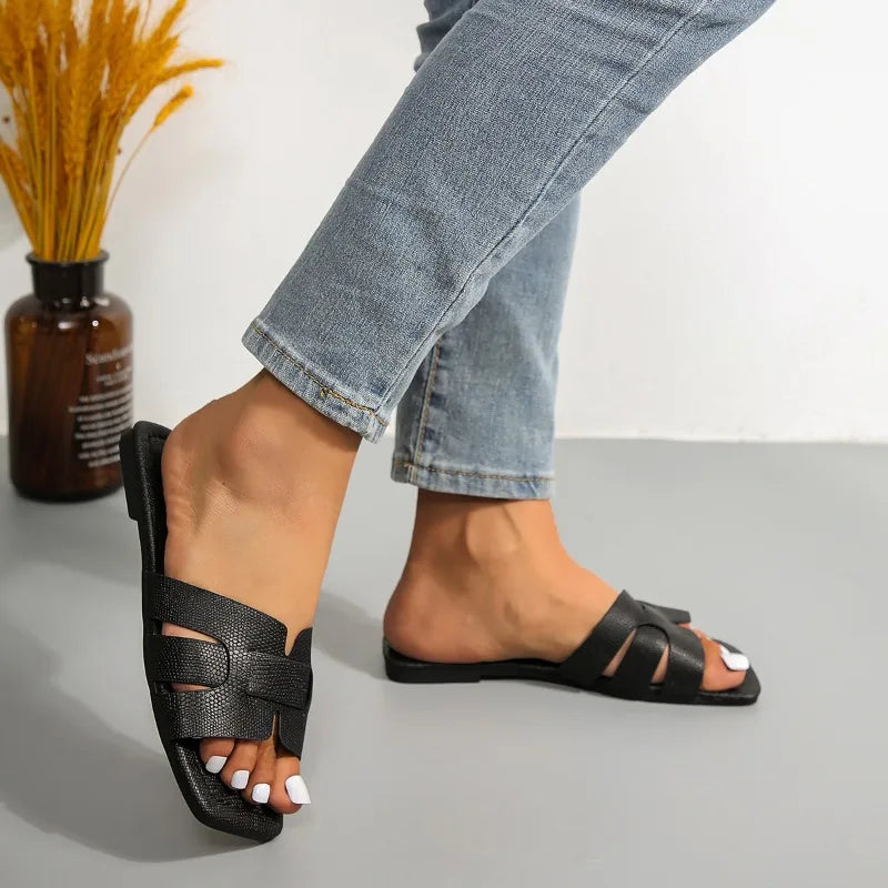 Summer Slippers Women Flat Luxury Outdoor Beach Flip Flops Female Sandals Trend Design Slides Shoes for Woman