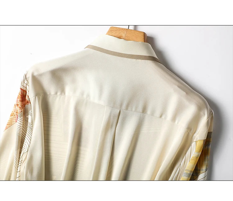 Elegant Style Ladies' Top for Day-to-day and Workplace Graceful Design Women's Blouse with Chic Print and Buttons