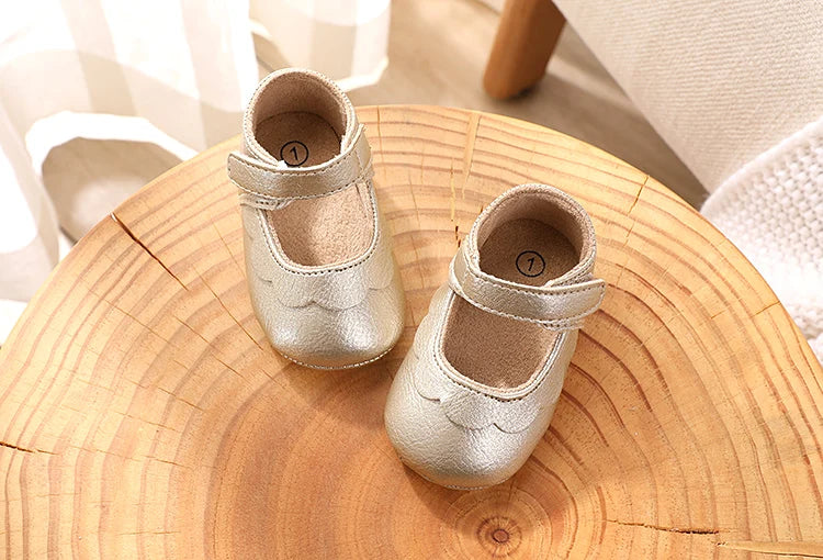 Baby Mädchen Schuhe 2025 - Fashion Einfarbig Leder Blume Prinzessin - Weiche Gummisohle Rutschfest Casual Erste Laufschuhe